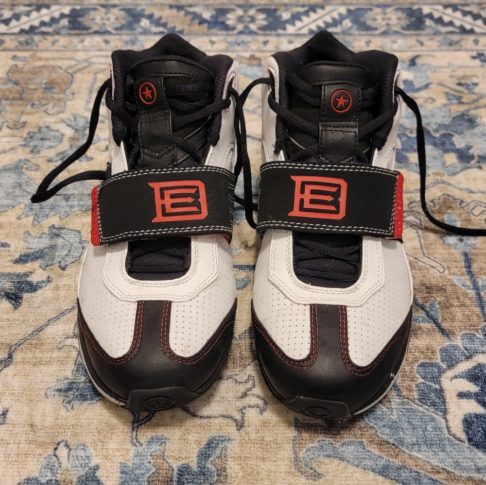 Elton Brand #42  Men’s Converse Size 9.5 Basketball Shoes